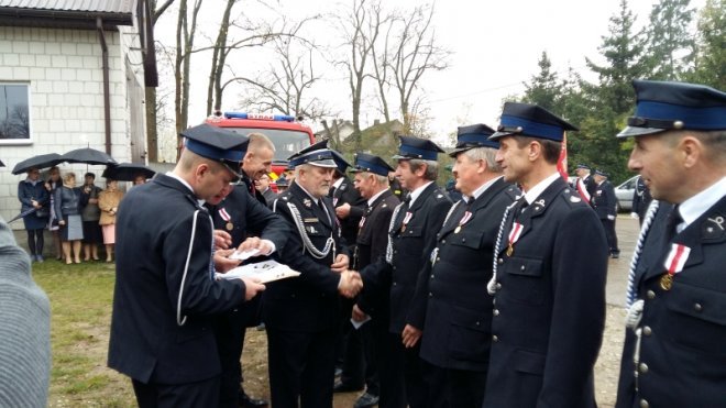 Strażacy ochotnicy z Żerania Małego dostali nowy wóz ratowniczo-gaśniczy [ZDJĘCIA] - zdjęcie #74 - eOstroleka.pl
