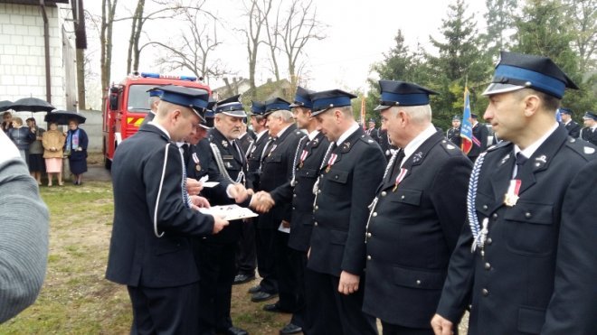 Strażacy ochotnicy z Żerania Małego dostali nowy wóz ratowniczo-gaśniczy [ZDJĘCIA] - zdjęcie #75 - eOstroleka.pl