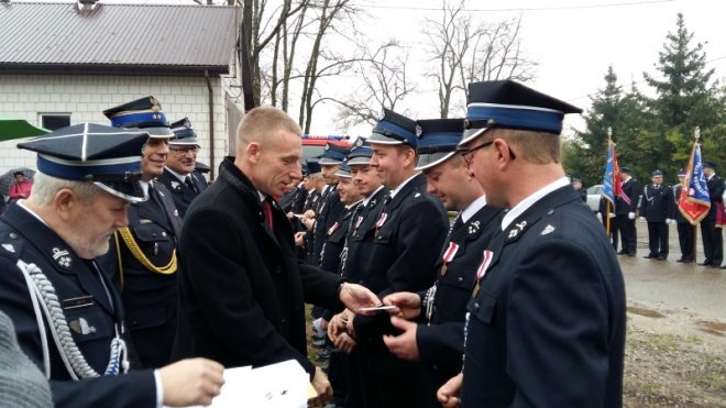 Strażacy ochotnicy z Żerania Małego dostali nowy wóz ratowniczo-gaśniczy [ZDJĘCIA] - zdjęcie #29 - eOstroleka.pl
