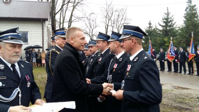 Strażacy ochotnicy z Żerania Małego dostali nowy wóz ratowniczo-gaśniczy [ZDJĘCIA] - zdjęcie #27 - eOstroleka.pl