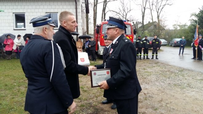 Strażacy ochotnicy z Żerania Małego dostali nowy wóz ratowniczo-gaśniczy [ZDJĘCIA] - zdjęcie #97 - eOstroleka.pl