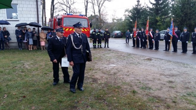Strażacy ochotnicy z Żerania Małego dostali nowy wóz ratowniczo-gaśniczy [ZDJĘCIA] - zdjęcie #104 - eOstroleka.pl
