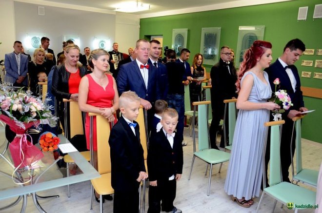 Wójt Kadzidła Dariusz Łukaszewski udzielił ślubu młodej parze [ZDJĘCIA] - zdjęcie #13 - eOstroleka.pl