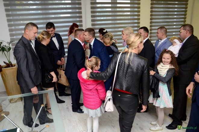 Wójt Kadzidła Dariusz Łukaszewski udzielił ślubu młodej parze [ZDJĘCIA] - zdjęcie #27 - eOstroleka.pl