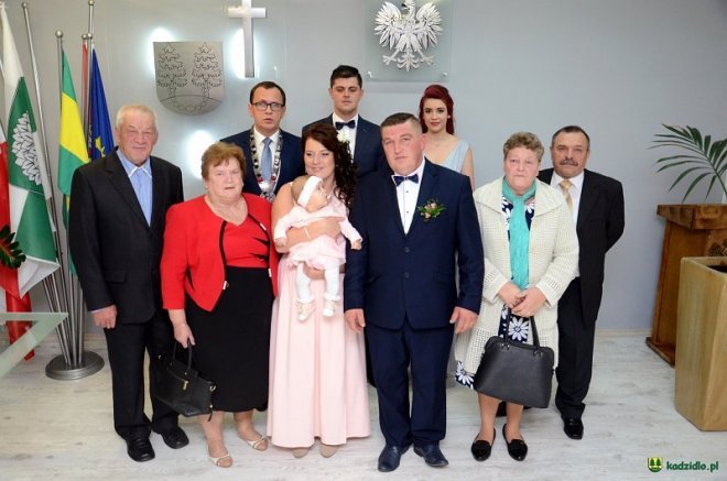 Wójt Kadzidła Dariusz Łukaszewski udzielił ślubu młodej parze [ZDJĘCIA] - zdjęcie #28 - eOstroleka.pl