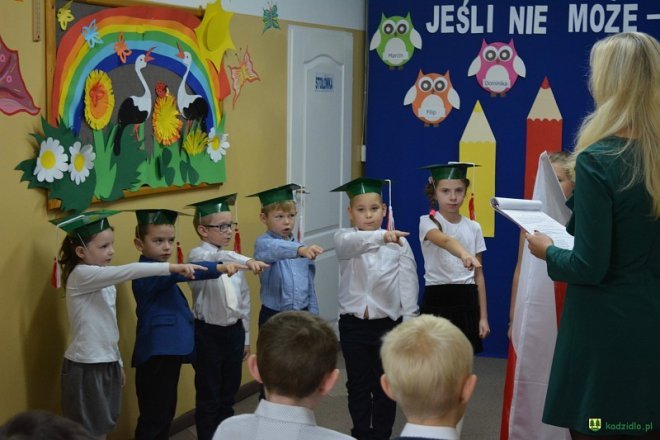 Pasowanie na ucznia w Szkole Podstawowej w Glebie [ZDJĘCIA] - zdjęcie #5 - eOstroleka.pl