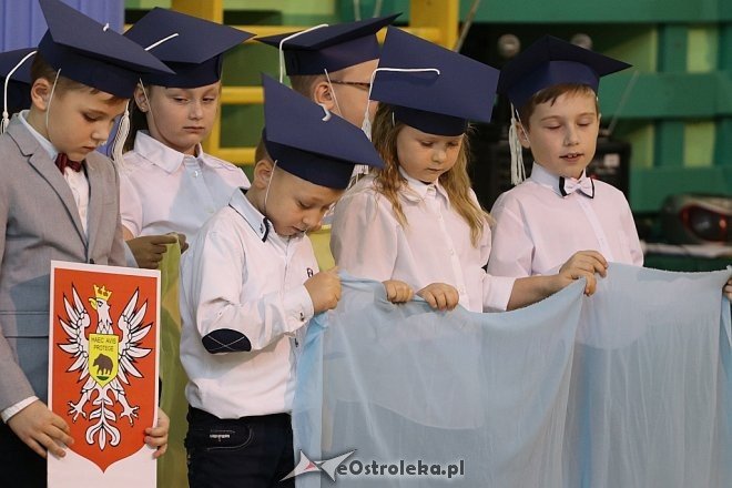 Pasowanie na ucznia w SP nr 2 w Ostrołęce [03.11.2017] - zdjęcie #79 - eOstroleka.pl