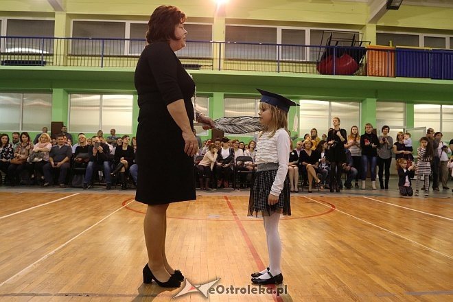 Pasowanie na ucznia w SP nr 2 w Ostrołęce [03.11.2017] - zdjęcie #58 - eOstroleka.pl