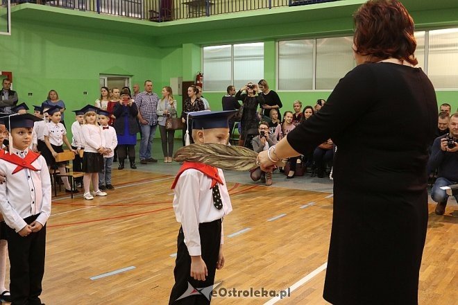 Pasowanie na ucznia w SP nr 2 w Ostrołęce [03.11.2017] - zdjęcie #37 - eOstroleka.pl