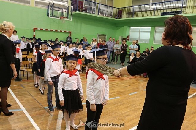 Pasowanie na ucznia w SP nr 2 w Ostrołęce [03.11.2017] - zdjęcie #33 - eOstroleka.pl