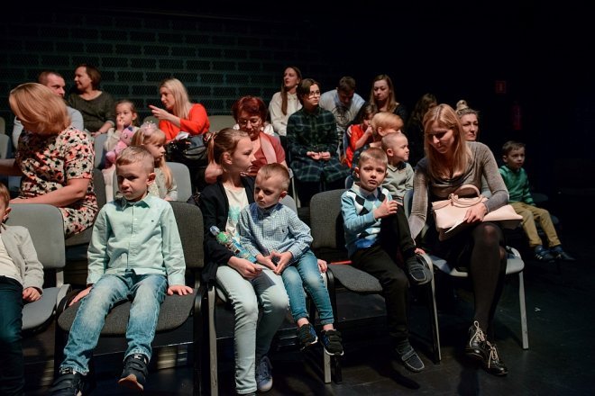 Przedszkolaki z Krainy Misiów z wizytą w Filharmonii i Operze Podlaskiej [ZDJĘCIA] - zdjęcie #20 - eOstroleka.pl