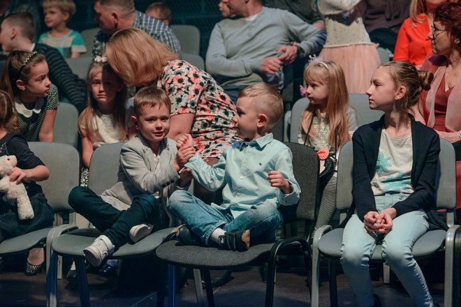 Przedszkolaki z Krainy Misiów z wizytą w Filharmonii i Operze Podlaskiej [ZDJĘCIA] - zdjęcie #14 - eOstroleka.pl
