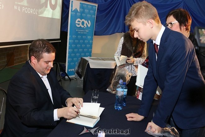Premiera książki Arkadiusz Gołaś: Przerwana Podróż [08.11.2017] - zdjęcie #3 - eOstroleka.pl