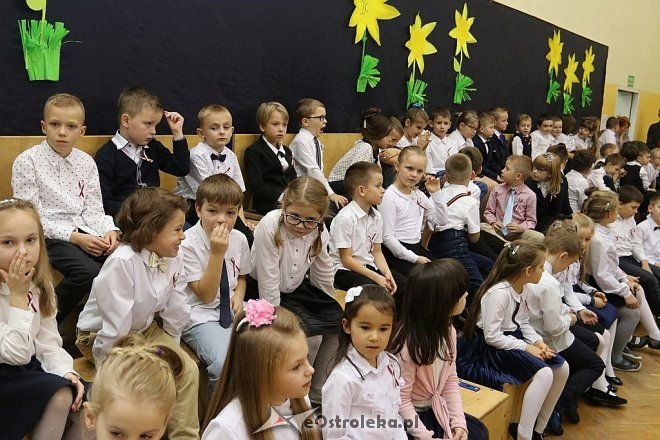 Pasowanie na ucznia w SP nr 6 w Ostrołęce [09.11.2017] - zdjęcie #110 - eOstroleka.pl