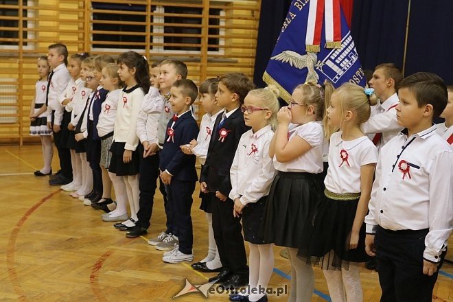 Pasowanie na ucznia w SP nr 6 w Ostrołęce [09.11.2017] - zdjęcie #105 - eOstroleka.pl