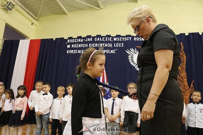 Pasowanie na ucznia w SP nr 6 w Ostrołęce [09.11.2017] - zdjęcie #74 - eOstroleka.pl