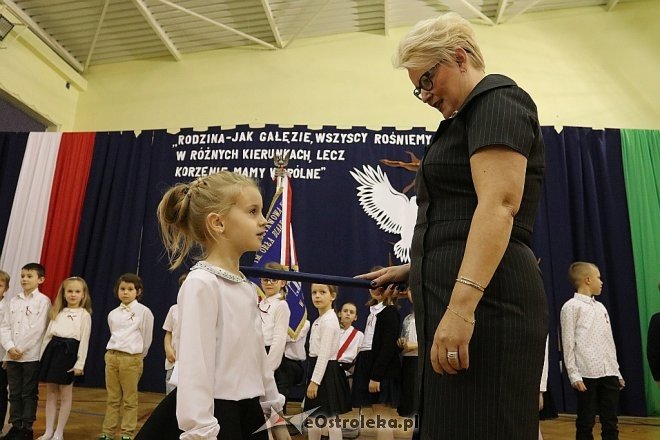 Pasowanie na ucznia w SP nr 6 w Ostrołęce [09.11.2017] - zdjęcie #70 - eOstroleka.pl