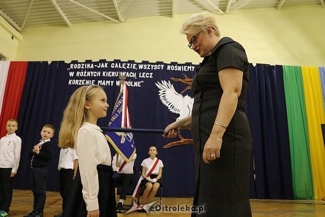 Pasowanie na ucznia w SP nr 6 w Ostrołęce [09.11.2017] - zdjęcie #62 - eOstroleka.pl