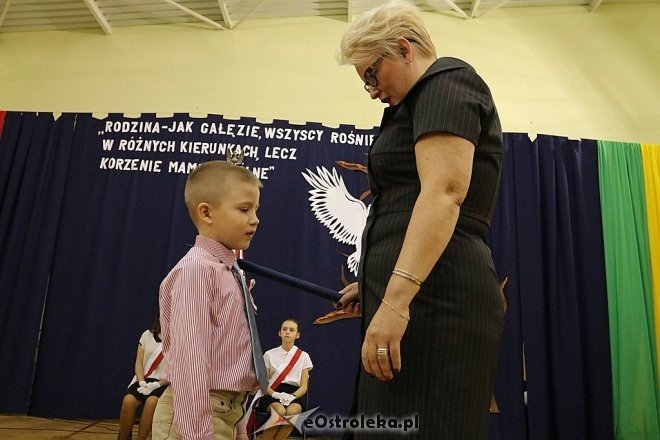 Pasowanie na ucznia w SP nr 6 w Ostrołęce [09.11.2017] - zdjęcie #37 - eOstroleka.pl