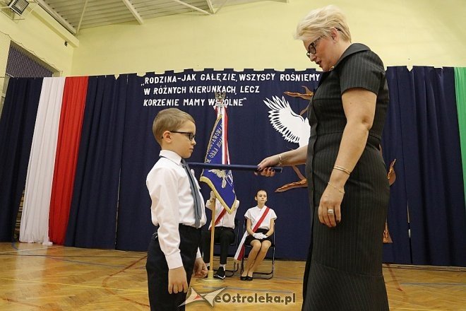 Pasowanie na ucznia w SP nr 6 w Ostrołęce [09.11.2017] - zdjęcie #31 - eOstroleka.pl