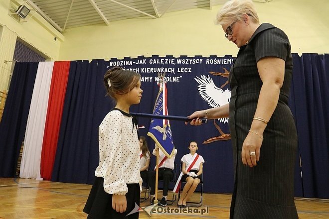 Pasowanie na ucznia w SP nr 6 w Ostrołęce [09.11.2017] - zdjęcie #30 - eOstroleka.pl