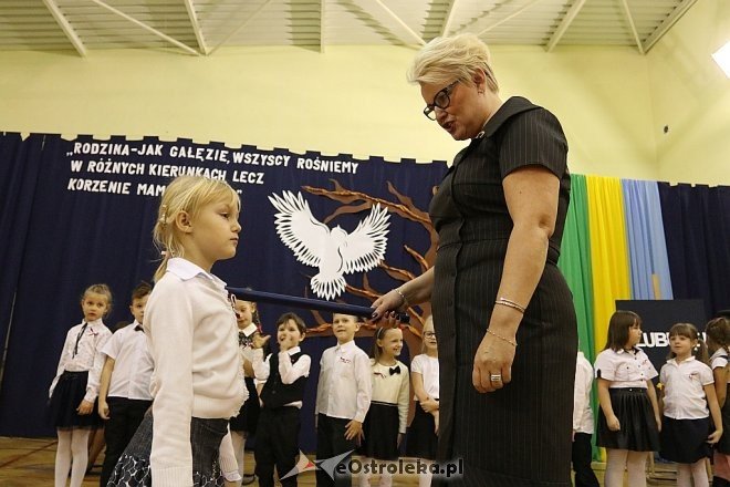 Pasowanie na ucznia w SP nr 6 w Ostrołęce [09.11.2017] - zdjęcie #23 - eOstroleka.pl
