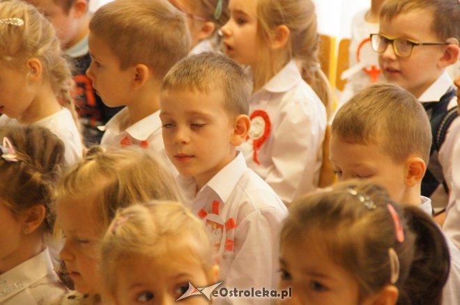 Święto Niepodległości w Przedszkolu Miejskim nr 16 Kraina Odkrywców [10.11.2017] - zdjęcie #41 - eOstroleka.pl