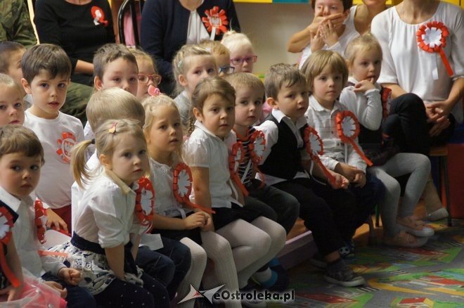 Święto Niepodległości w Przedszkolu Miejskim nr 16 Kraina Odkrywców [10.11.2017] - zdjęcie #55 - eOstroleka.pl