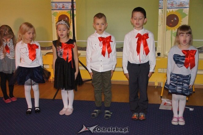 Święto Niepodległości w Przedszkolu Miejskim nr 17 Krainia Misiów [13.11.2017] - zdjęcie #63 - eOstroleka.pl