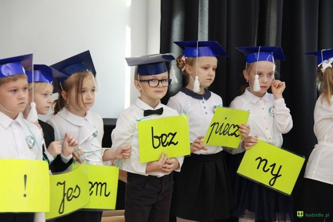 Pasowanie na ucznia w Szkole Podstawowej w Chudku [ZDJĘCIA] - zdjęcie #18 - eOstroleka.pl