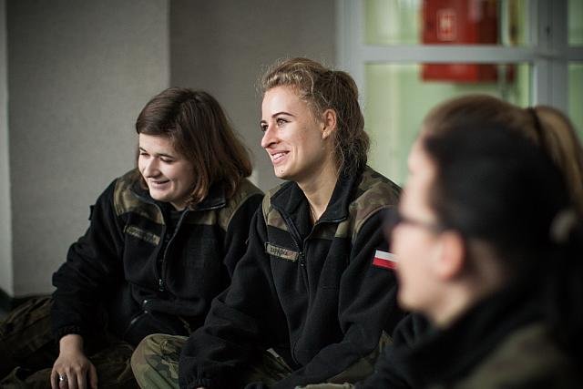 Żołnierze z Giżycka przeszkolili uczniów z ZSZ nr 2 w Ostrołęce [21.11.2017] - zdjęcie #16 - eOstroleka.pl