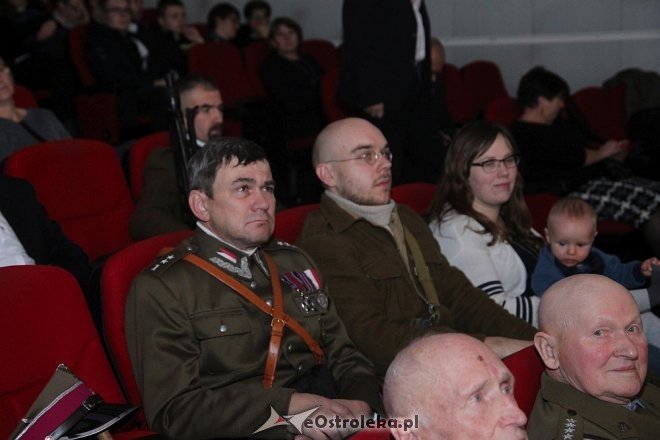 Koncert „Contra Mundum” i spotkanie z weteranami w OCK [ZDJĘCIA] - zdjęcie #12 - eOstroleka.pl