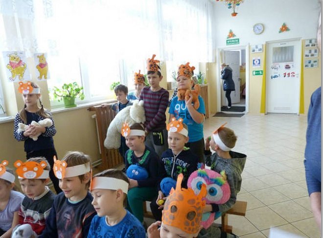 Dzień Pluszowego Misia w Szkole Podstawowej w Siarczej Łącze [ZDJĘCIA] - zdjęcie #10 - eOstroleka.pl