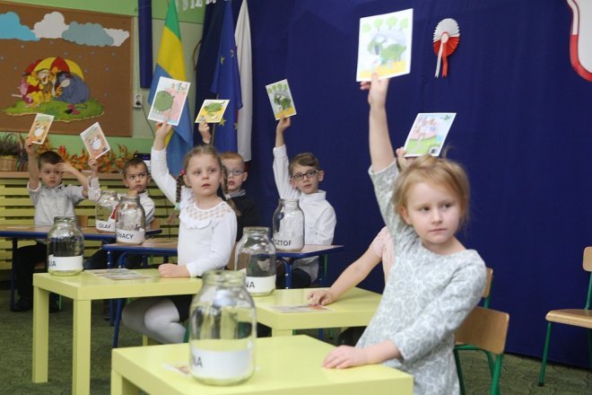 Konkurs „Jestem Europejczykiem, mówię po polsku, mieszkam w Ostrołęce” w miejskiej dziesiątce [ZDJĘCIA] - zdjęcie #9 - eOstroleka.pl