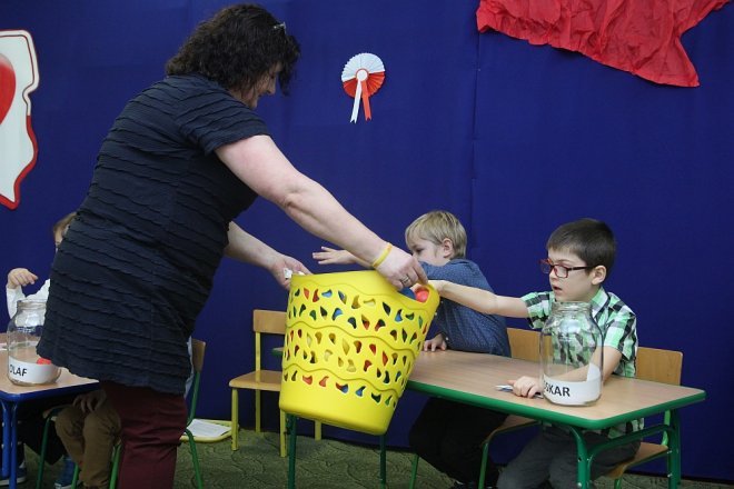 Konkurs „Jestem Europejczykiem, mówię po polsku, mieszkam w Ostrołęce” w miejskiej dziesiątce [ZDJĘCIA] - zdjęcie #1 - eOstroleka.pl