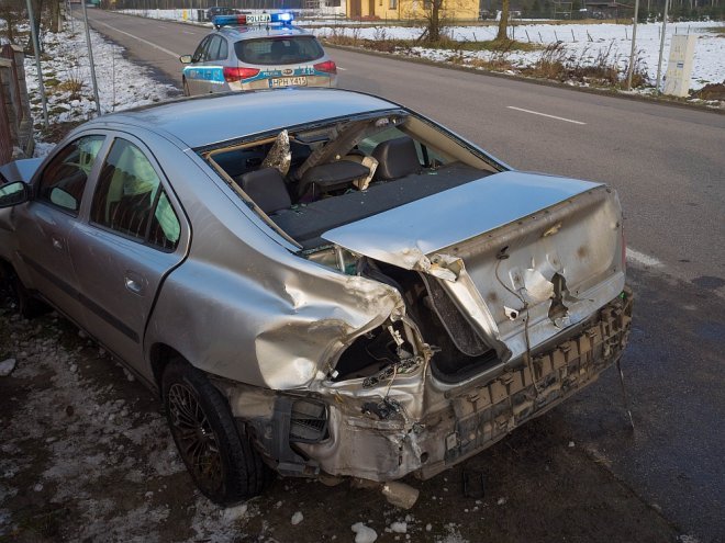 Wypadek w Durlasach [ZDJĘCIA] - zdjęcie #4 - eOstroleka.pl