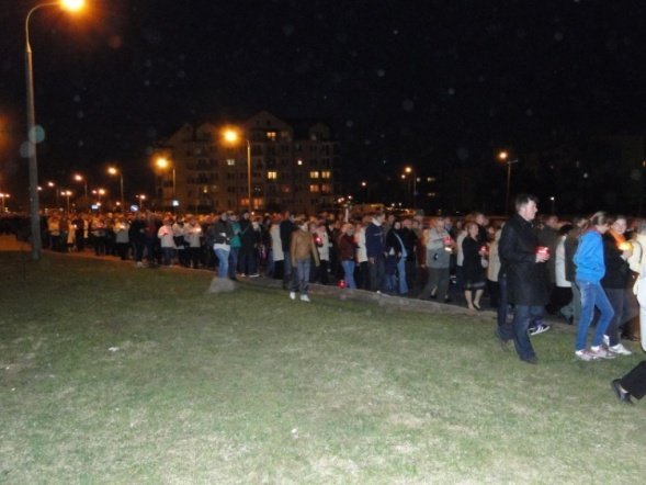 Obchody 5 rocznicy śmierci Jana Pawła II (02.04.2010) - zdjęcie #35 - eOstroleka.pl