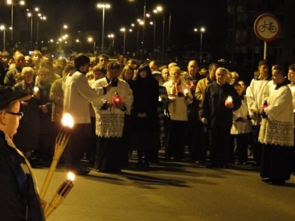 Obchody 5 rocznicy śmierci Jana Pawła II (02.04.2010) - zdjęcie #7 - eOstroleka.pl