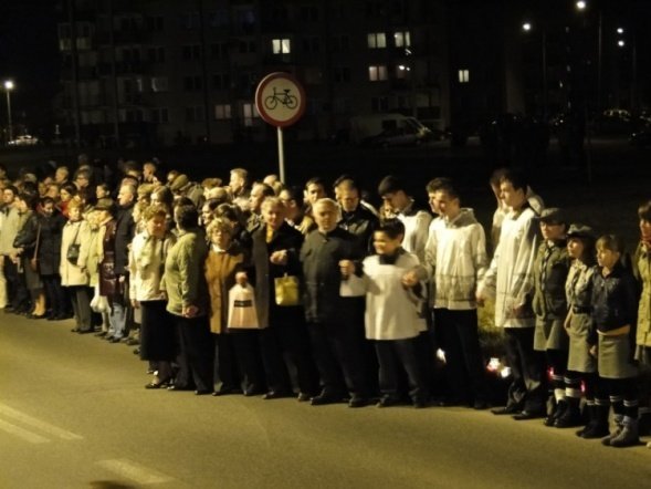 Obchody 5 rocznicy śmierci Jana Pawła II (02.04.2010) - zdjęcie #20 - eOstroleka.pl