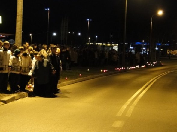 Obchody 5 rocznicy śmierci Jana Pawła II (02.04.2010) - zdjęcie #19 - eOstroleka.pl