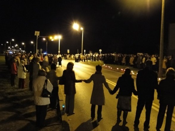 Obchody 5 rocznicy śmierci Jana Pawła II (02.04.2010) - zdjęcie #13 - eOstroleka.pl