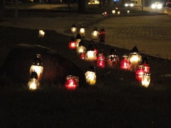 Obchody 5 rocznicy śmierci Jana Pawła II (02.04.2010) - zdjęcie #11 - eOstroleka.pl