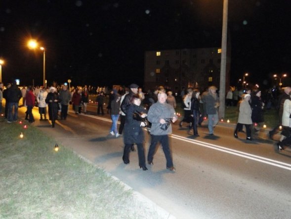 Obchody 5 rocznicy śmierci Jana Pawła II (02.04.2010) - zdjęcie #6 - eOstroleka.pl