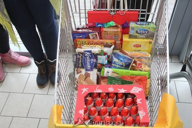 Świąteczna Zbiórka Żywności w Kadzidle [ZDJĘCIA] - zdjęcie #19 - eOstroleka.pl