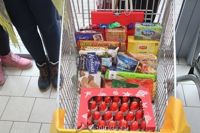 Świąteczna Zbiórka Żywności w Kadzidle [ZDJĘCIA] - zdjęcie #23 - eOstroleka.pl