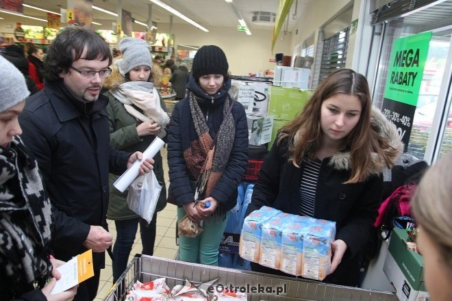 Świąteczna Zbiórka Żywności w Kadzidle [ZDJĘCIA] - zdjęcie #1 - eOstroleka.pl