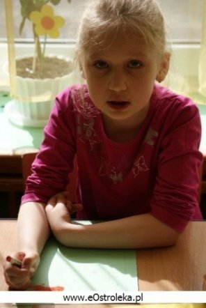 Malowanie życzeń w Przedszkolu Miejskim Nr 7 (03.04.2010) - zdjęcie #21 - eOstroleka.pl