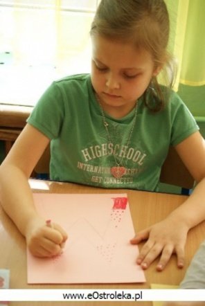 Malowanie życzeń w Przedszkolu Miejskim Nr 7 (03.04.2010) - zdjęcie #19 - eOstroleka.pl