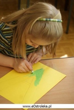 Malowanie życzeń w Przedszkolu Miejskim Nr 7 (03.04.2010) - zdjęcie #14 - eOstroleka.pl