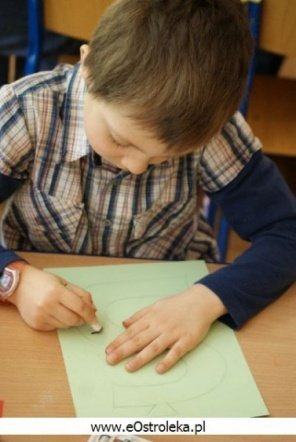 Malowanie życzeń w Przedszkolu Miejskim Nr 7 (03.04.2010) - zdjęcie #13 - eOstroleka.pl